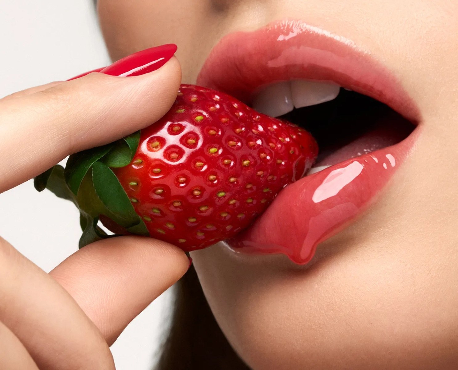 Pupa Pleasure Lip Oil - 003 Yummy Strawberry (5ml) φωτογραφία